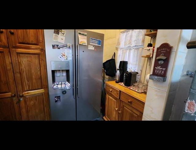 5 BEDROOM HOUSE FOR SALE IN UMKOMAAS